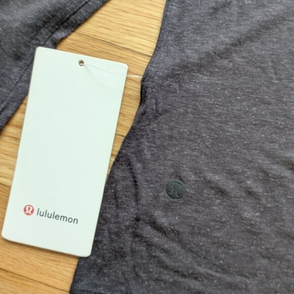 Lululemon Day to Light Long Sleeve NWT Sz 4 - Picture 5 of 5